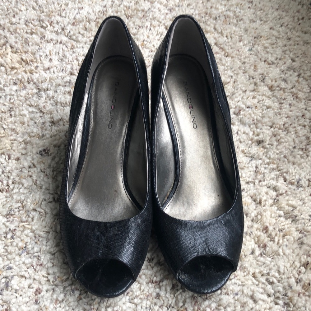 Black wedges